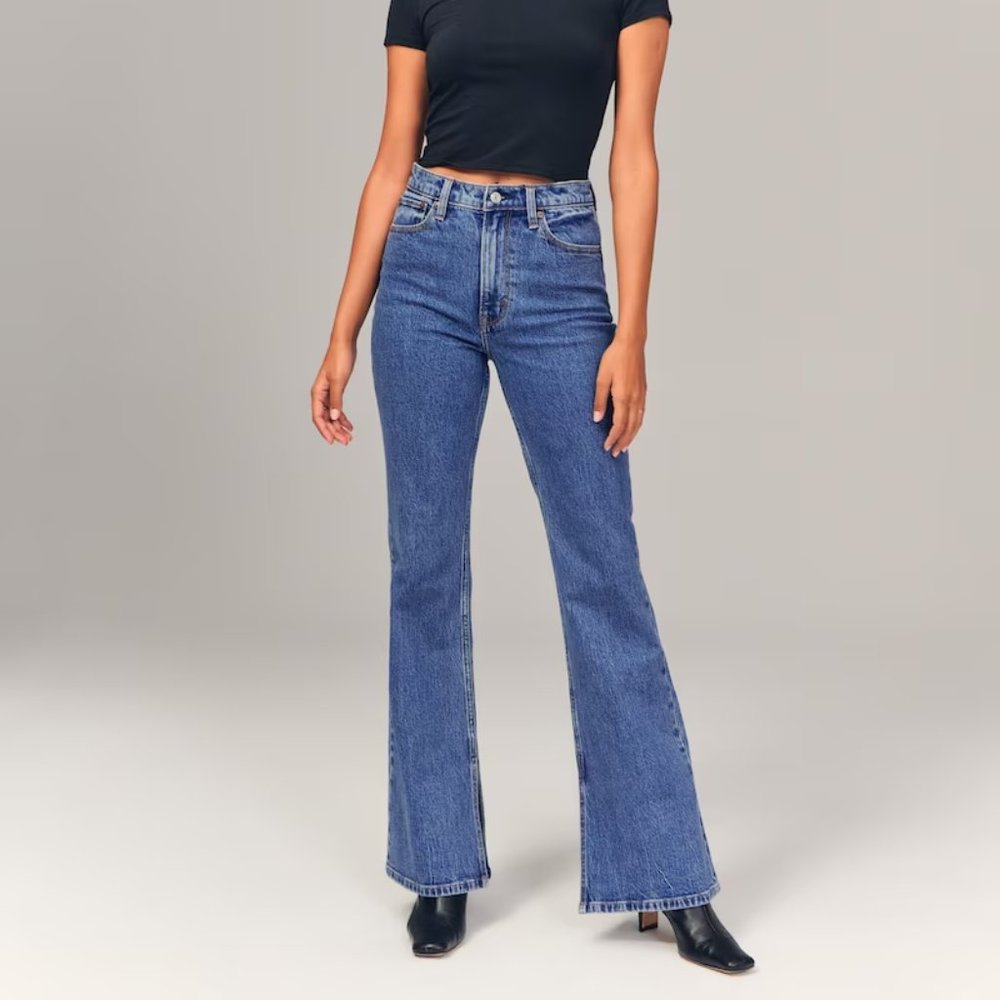 Abercrombie and Fitch 70s Vintage Flare Ultra High Rise Jeans - Size 25 Short